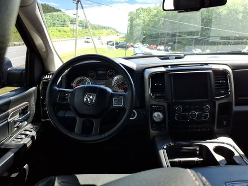 Used 2016 RAM 1500 Sport w/ Black Ram 1500 Sport Group AWD/4WD image 10