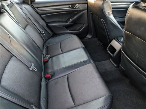 Used 2018 Honda Accord Sport image 18