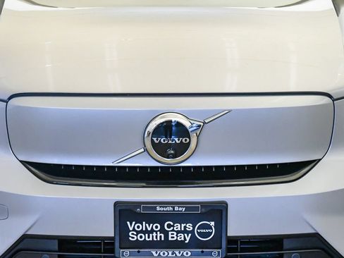 Certified 2023 Volvo XC40 Recharge Plus AWD/4WD image 8