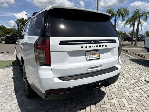 Used 2023 Chevrolet Suburban Z71 w/ Luxury Package AWD/4WD image 9