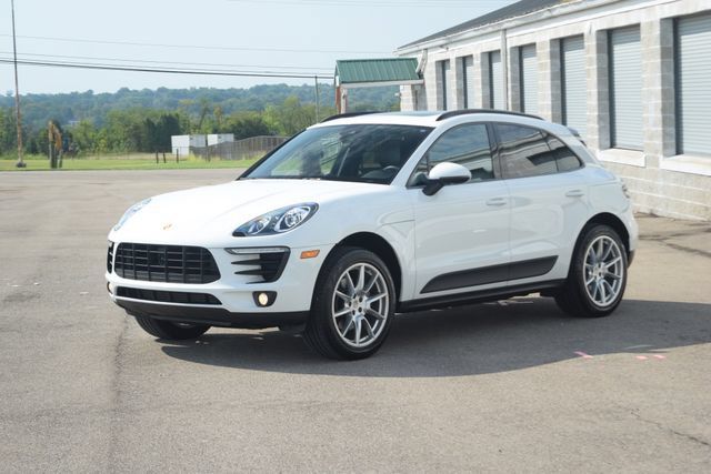 Used 2018 Porsche Macan AWD/4WD image 26