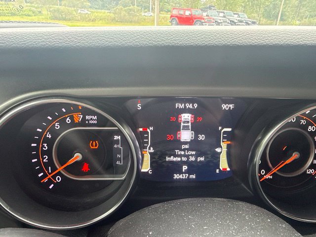 Used 2021 Jeep Gladiator Sport AWD/4WD image 16