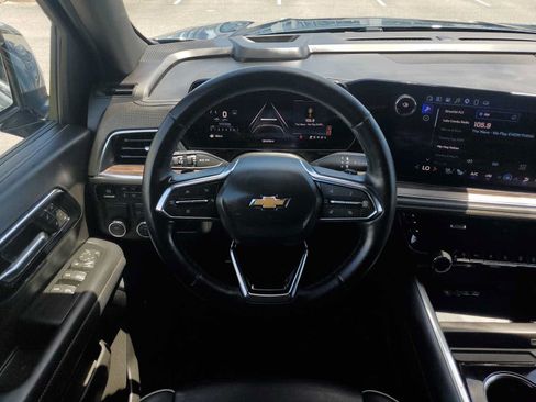 Used 2025 Chevrolet Tahoe Premier RWD image 13