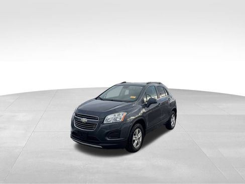 Used 2016 Chevrolet Trax LT w/ LT Sun and Sound Package image 7