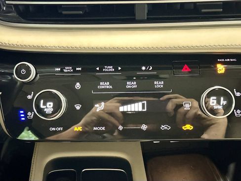 Certified 2023 INFINITI QX60 Luxe w/ Cargo Package AWD/4WD image 17
