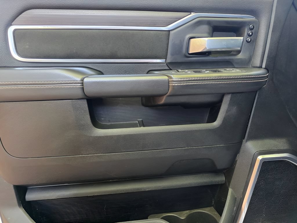 Used 2025 RAM 2500 Laramie AWD/4WD image 14