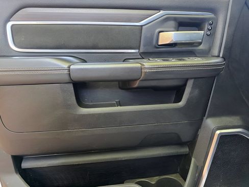 Used 2025 RAM 2500 Laramie AWD/4WD image 14