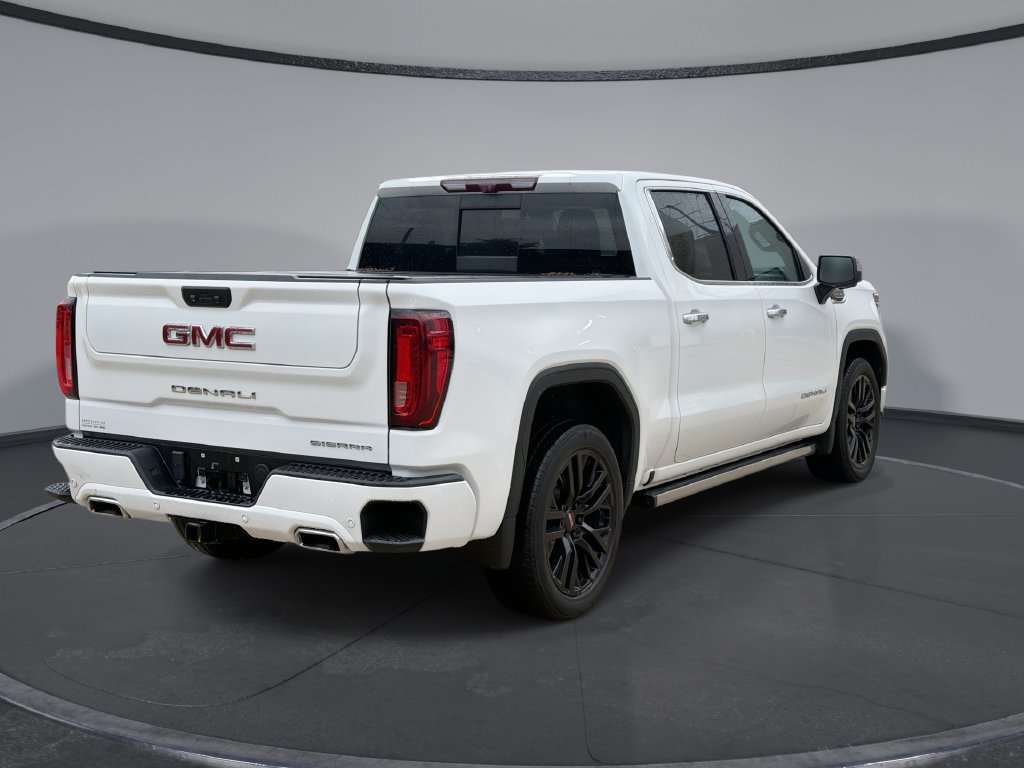 Used 2023 GMC Sierra 1500 Denali AWD/4WD image 2