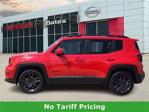 Used 2022 Jeep Renegade Latitude image 3