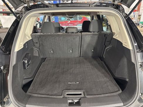 Used 2021 Nissan Rogue SV image 23