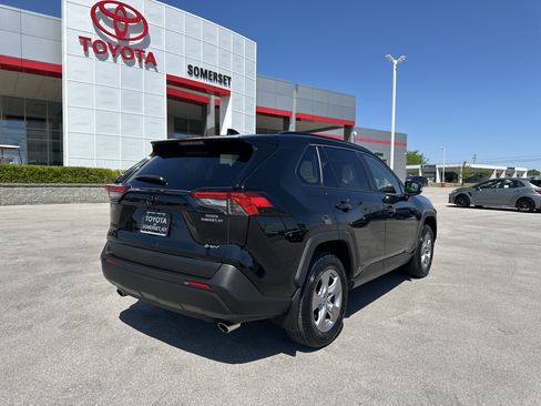 Certified 2025 Toyota RAV4 XLE w/ Convenience Package AWD/4WD image 9