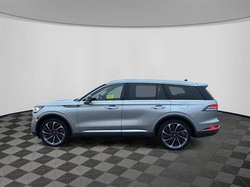 Used 2021 Lincoln Aviator Reserve w/ Equipment Group 201A image 2