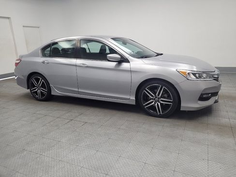 Used 2017 Honda Accord Sport image 11