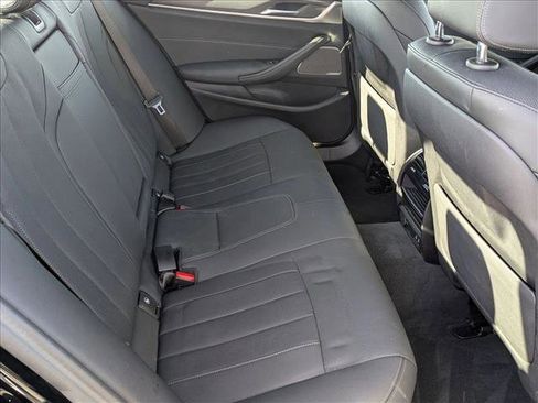 Used 2023 BMW 530i xDrive w/ Premium Package image 21