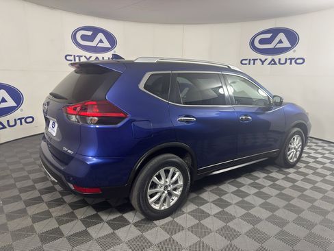 Used 2020 Nissan Rogue SV AWD/4WD image 3