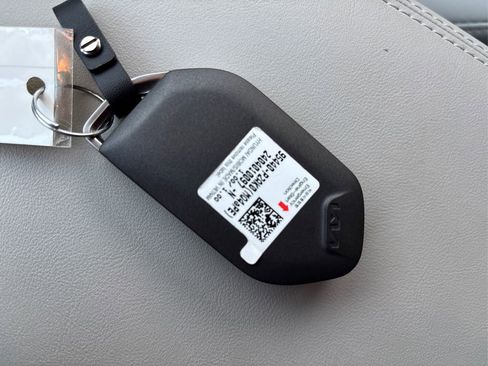 Certified 2025 Kia Sorento S image 39