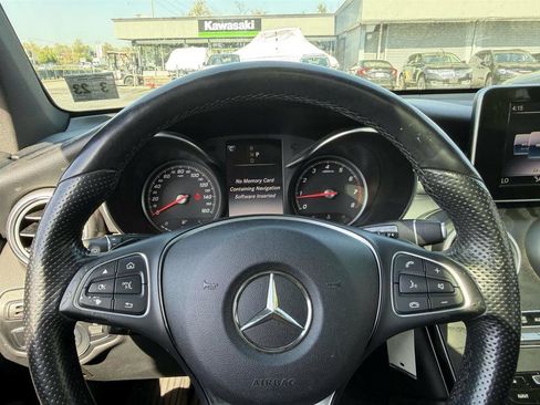 Used 2018 Mercedes-Benz GLC 300 4MATIC w/ Premium Package image 24