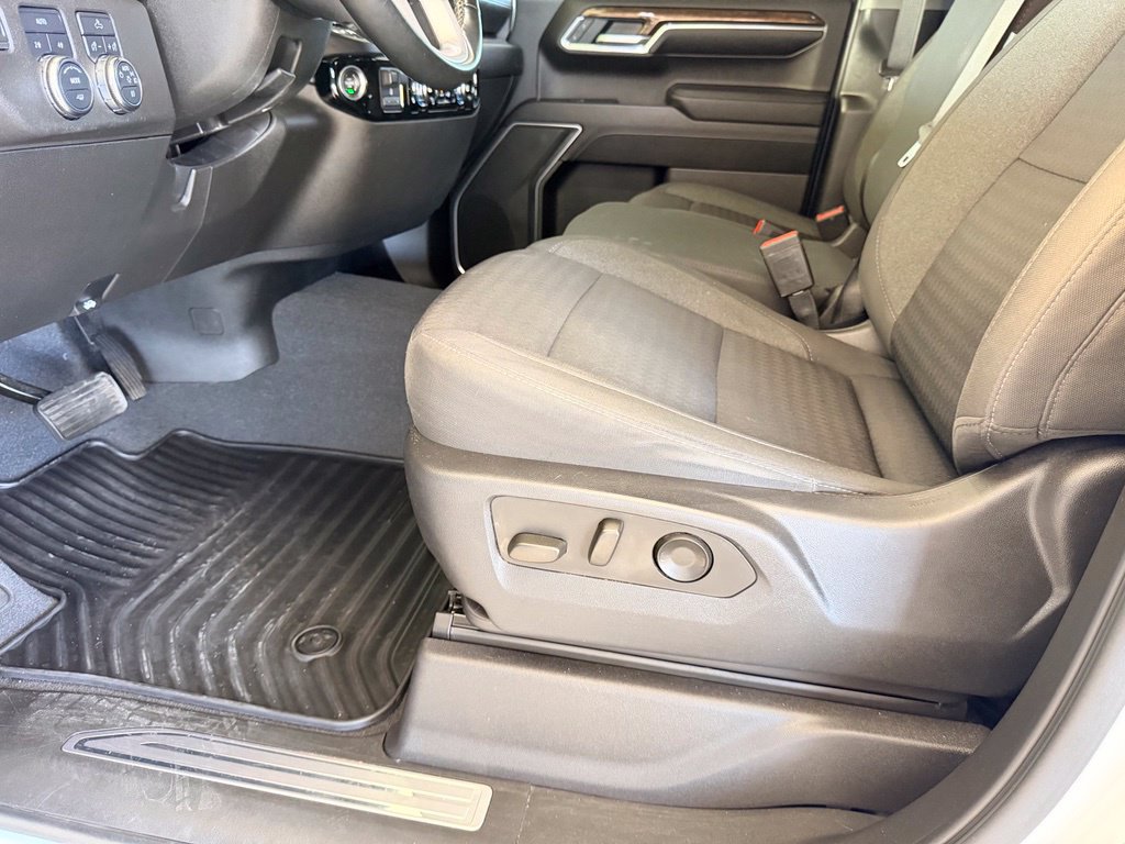 Used 2023 GMC Sierra 1500 Elevation AWD/4WD image 13