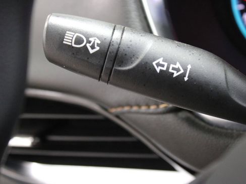 Used 2021 Chevrolet Traverse LS image 31