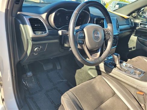 Used 2022 Jeep Grand Cherokee Laredo X image 12