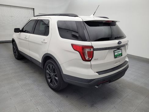 Used 2018 Ford Explorer XLT w/ Equipment Group 202A FWD image 5