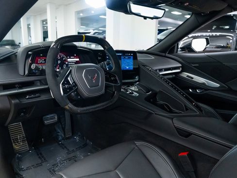 Used 2025 Chevrolet Corvette Z06 image 15