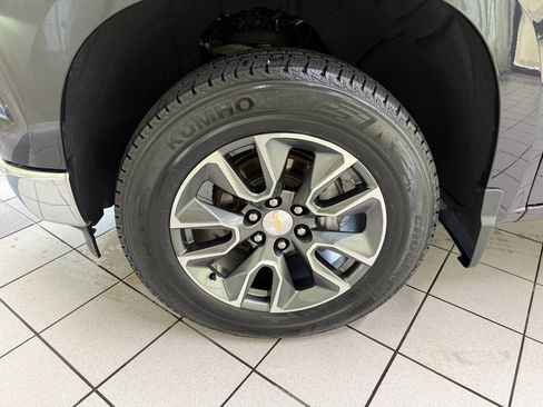 Certified 2024 Chevrolet Silverado 1500 LT AWD/4WD image 12