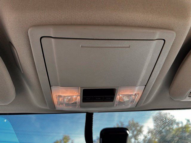 Used 2017 Lincoln Navigator L Select AWD/4WD image 27