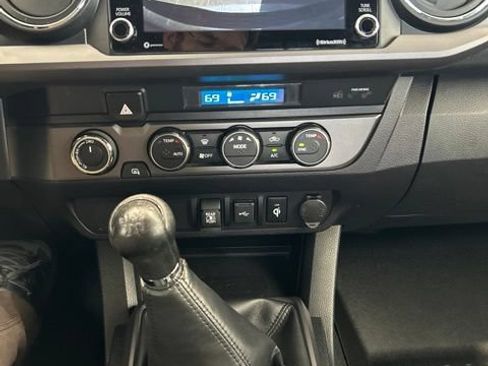 Used 2022 Toyota Tacoma TRD Off-Road AWD/4WD image 13