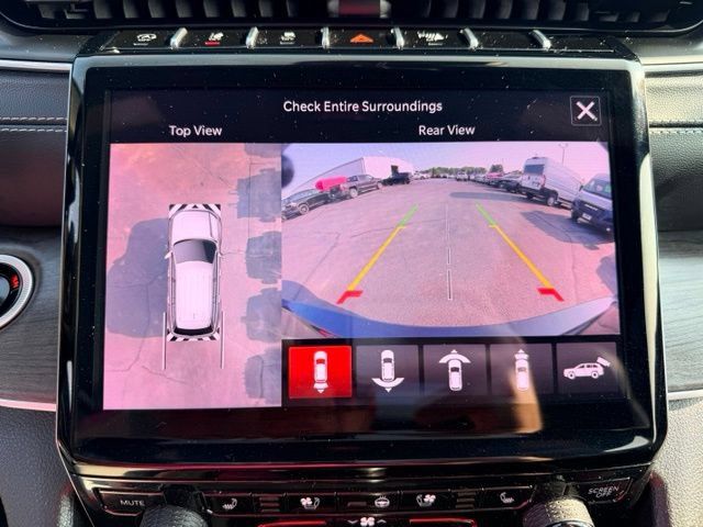 Used 2025 Jeep Grand Cherokee L Limited w/ Luxury Tech Group II AWD/4WD image 11