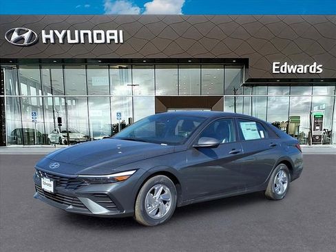 New 2025 Hyundai Elantra SE image 1