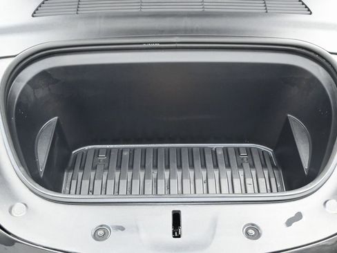 Used 2023 Tesla Model Y Long Range image 44