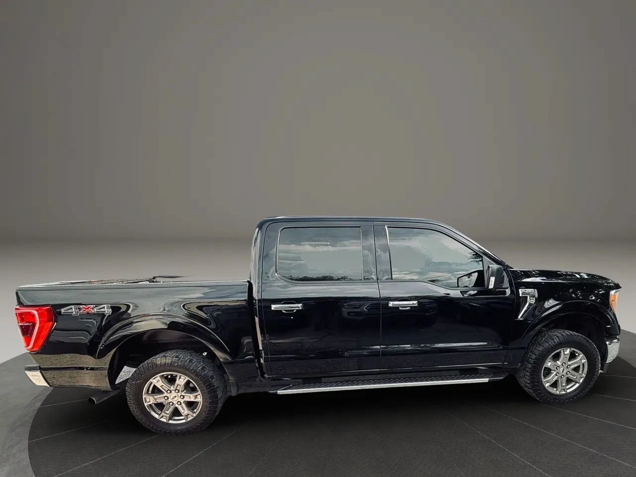 Used 2021 Ford F150 XLT w/ Equipment Group 302A High AWD/4WD image 6