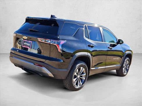 New 2026 Chevrolet Equinox LT image 2