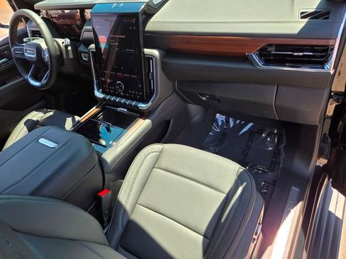 Used 2026 GMC Yukon Denali w/ Sun & Power Step Package AWD/4WD image 23