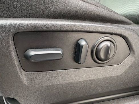 Used 2022 Chevrolet Silverado 2500 LTZ w/ LTZ Convenience Package image 27