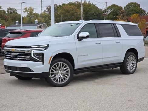 New 2026 Chevrolet Suburban Premier AWD/4WD image 2