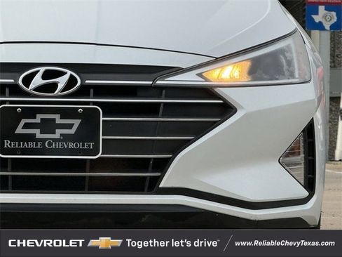 Used 2019 Hyundai Elantra SE w/ Cargo Package image 4