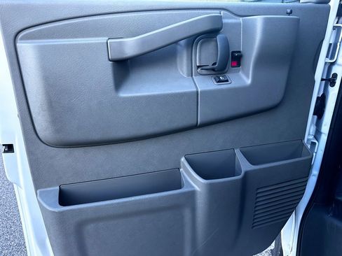 Used 2025 Chevrolet Express 2500 Extended w/ Communications Package image 21