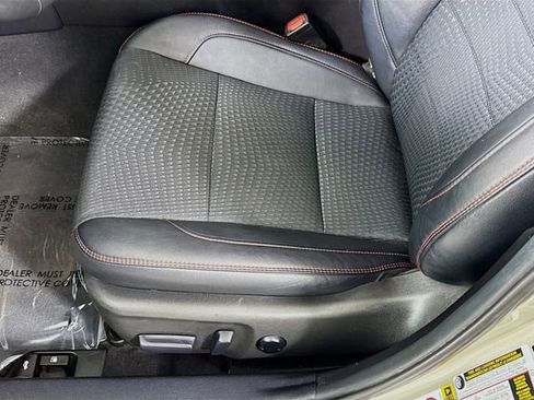 Used 2015 Toyota Camry SE w/ Moonroof Package image 18