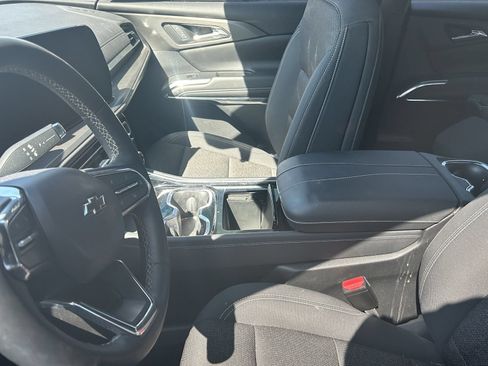 Used 2024 Chevrolet Traverse LT w/ Midnight/Sport Edition FWD image 10
