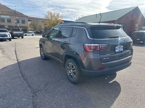 Used 2017 Jeep Compass Latitude w/ Popular Equipment Group image 5
