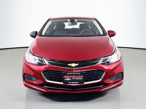 Used 2017 Chevrolet Cruze LT w/ Convenience Package FWD image 4