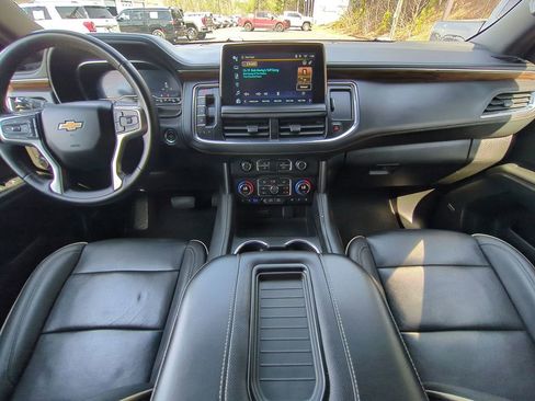 Used 2024 Chevrolet Suburban Premier RWD image 19