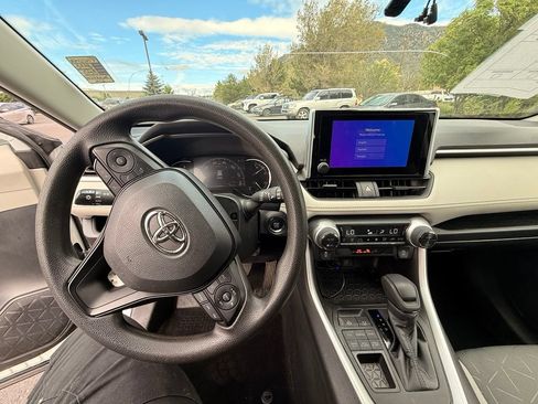 Used 2023 Toyota RAV4 XLE AWD/4WD image 19
