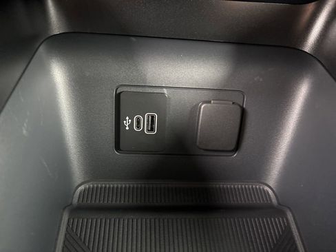 New 2026 Ford Explorer ST-Line w/ ST-Line Street Pack image 19