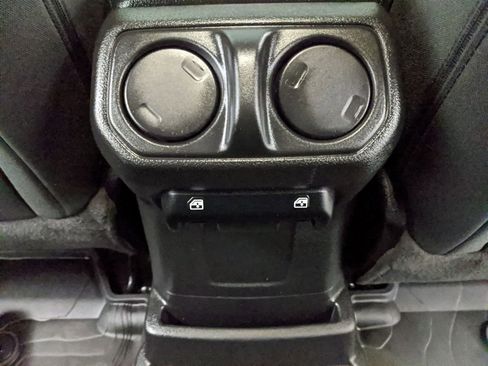 Used 2023 Jeep Wrangler Unlimited image 14