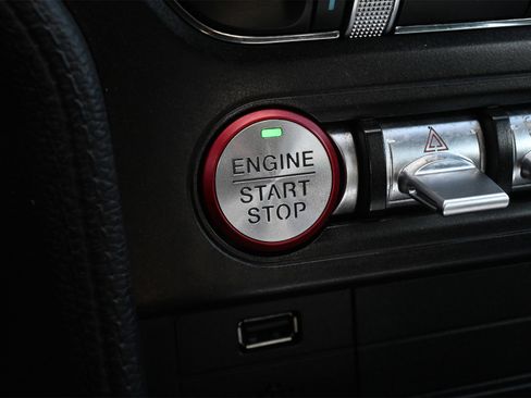 Used 2019 Ford Mustang Premium image 15