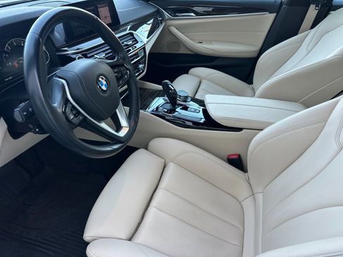 Used 2019 BMW 530i w/ Convenience Package image 11
