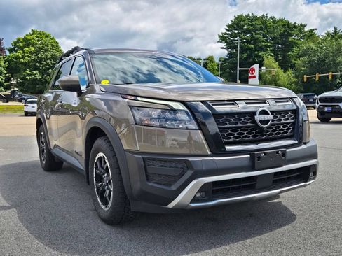 Used 2024 Nissan Pathfinder Rock Creek AWD/4WD image 8